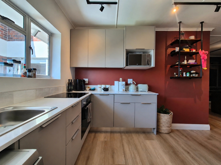 2 Bedroom Property for Sale in Harfield Village Western Cape